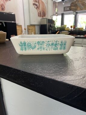 Vintage Pyrex Amish Butterprint Turquoise Farmhouse Fridgie Casserole Dish